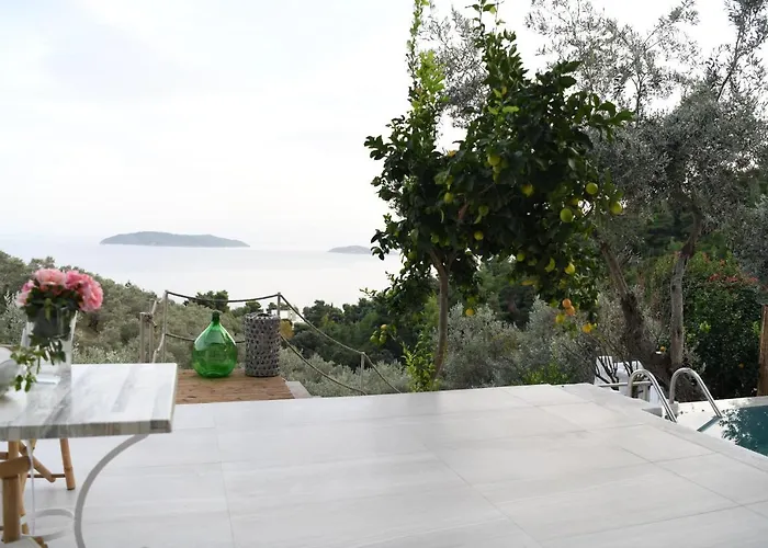 The Hidden Gem Aparthotel 4*