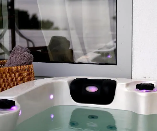 The Hidden Gem アパートホテル 4*